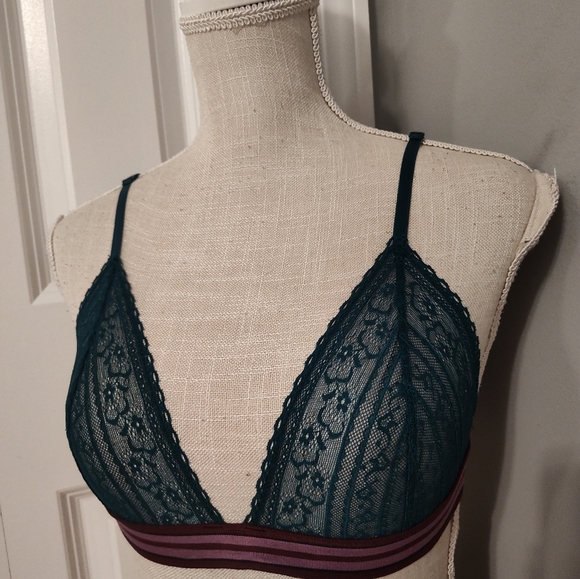 🤩EUC Gap Body Floral Lace Unlined Adjustable Back Bra, Hunter Green, Medium - Picture 4 of 6
